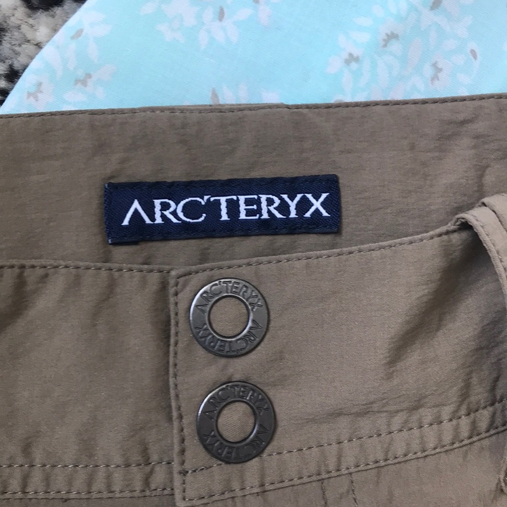 💔SOLD NWOT Arcteryx Bermuda shorts size 2 - Picture 3 of 7
